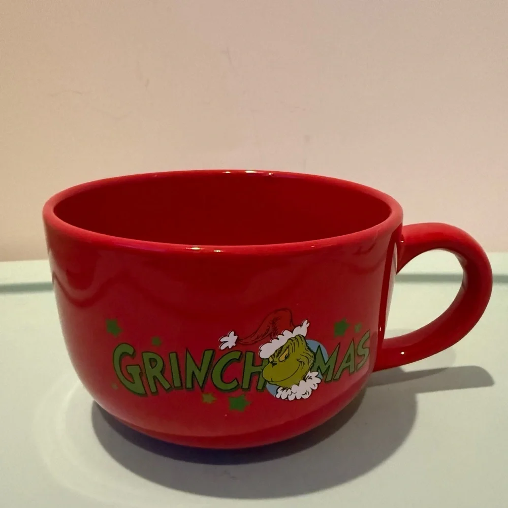 Super Cute Grinchmas Mug- NWT